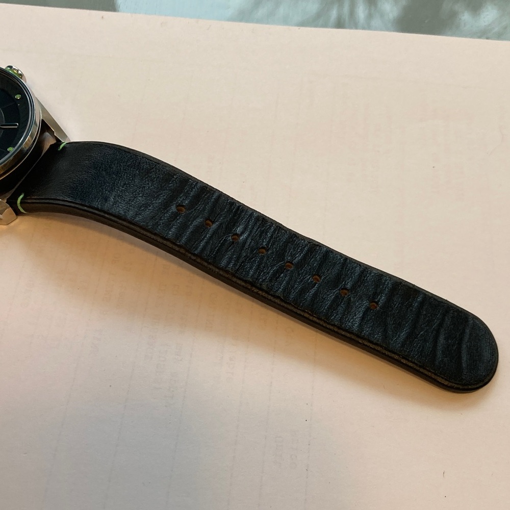 Citizen Eco Drive E111-S108659 black and green watch, leather strap, stainless - Picture 13 of 17